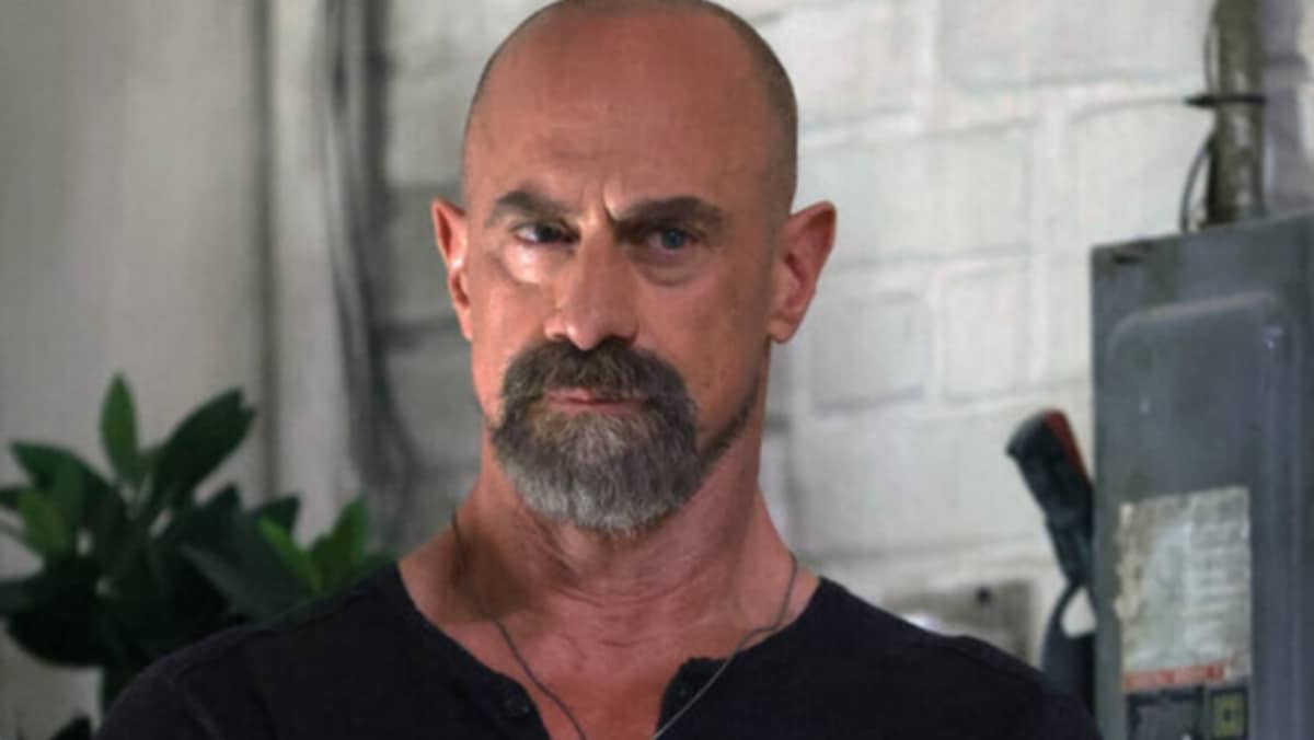 Christopher Meloni posts hilarious nude exercise video for Peloton