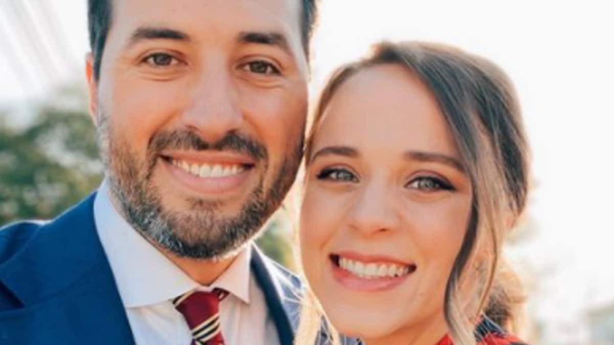 Jeremy and Jinger Vuolo at a wedding.
