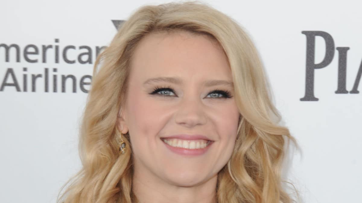 Kate McKinnon on the red carpet