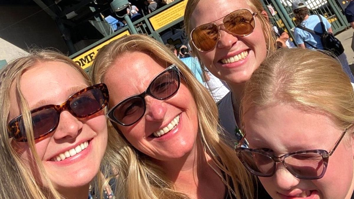 Sister Wives star Christine Brown and her daughters Ysabel, Aspyn, and Truely