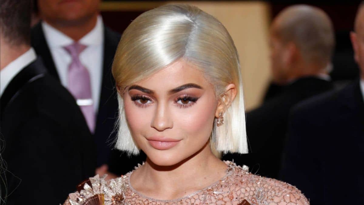 Kylie shades social media user for lying about being in her home.