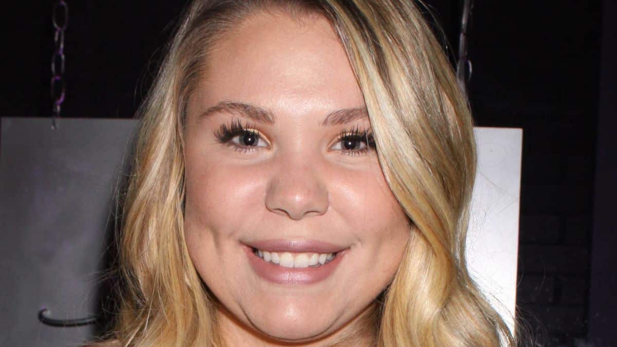 Kailyn Lowry flaunts gorgeous curves in tight yoga pants