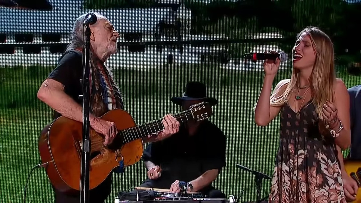 Willie Nelson & Lily Meola at Live at Farm Aid 2014