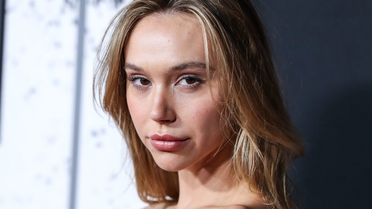 Alexis Ren goes braless in skintight spandex for ‘favourite a part of her day’