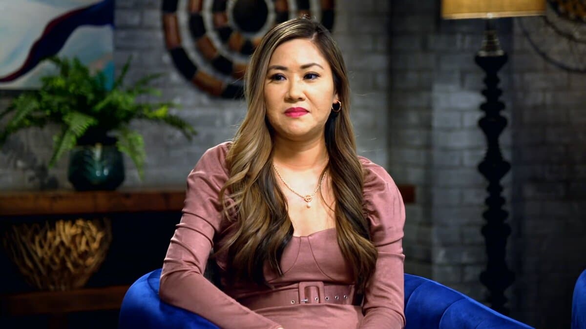 Married at First Sight alum Noi Phommasak welcomes the new couples to the show.