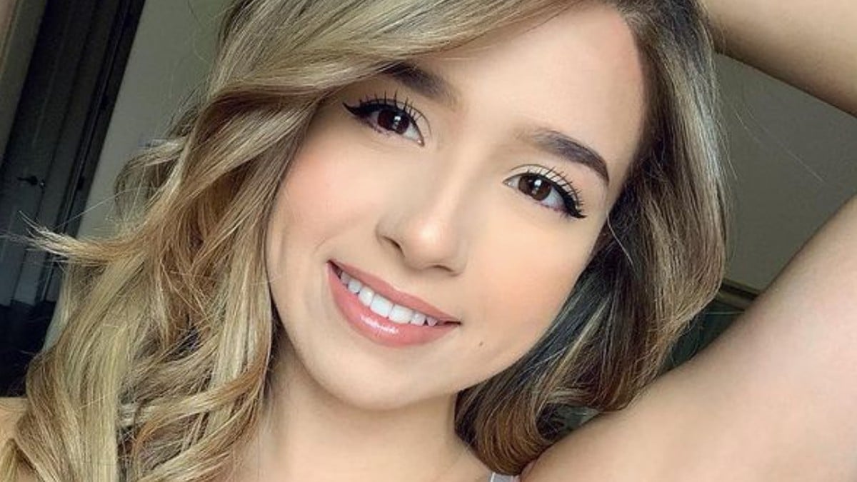 Twitch Streamer Pokimane Shows Off Braless Look With Hot Pink Jacket