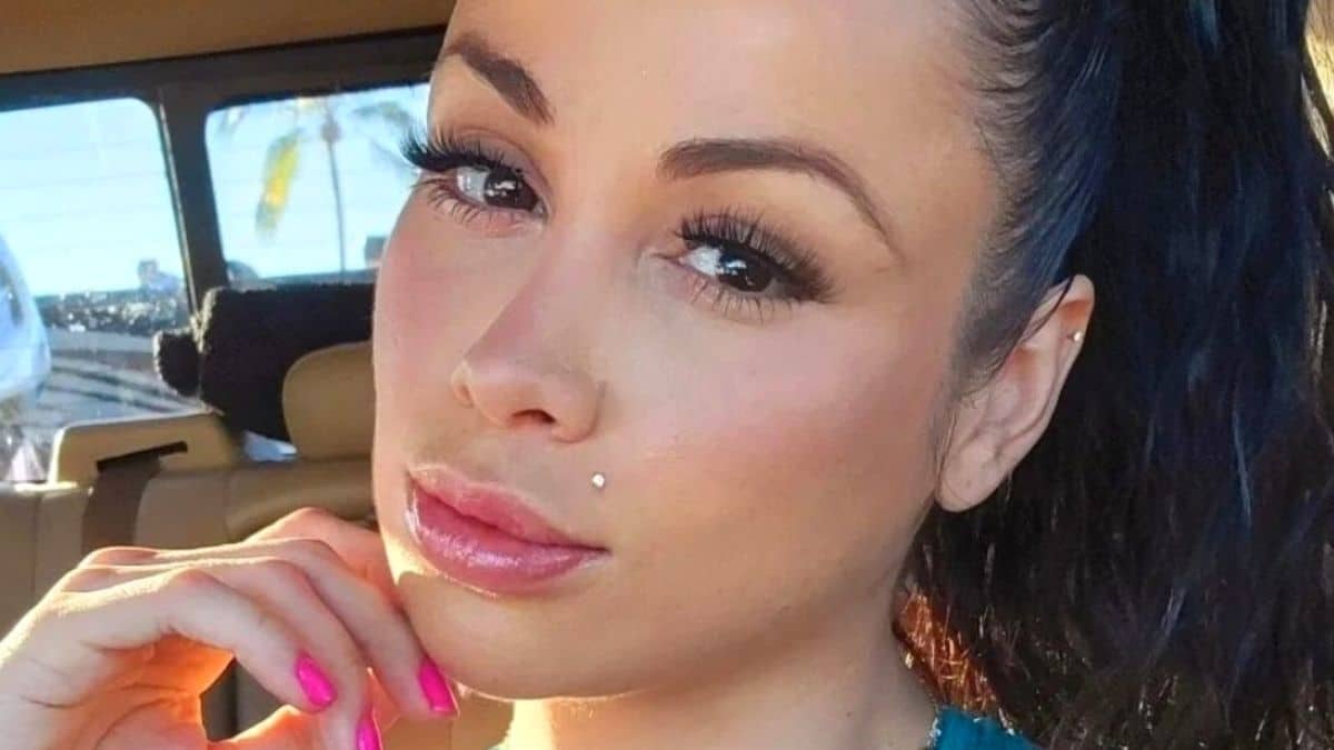 90 Day Fiance: Paola Mayfield will get glam for pink carpet look in high-slit robe