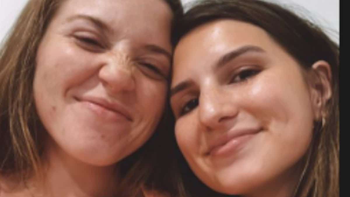 Joy-Anna Duggar and Carlin Bates selfie.
