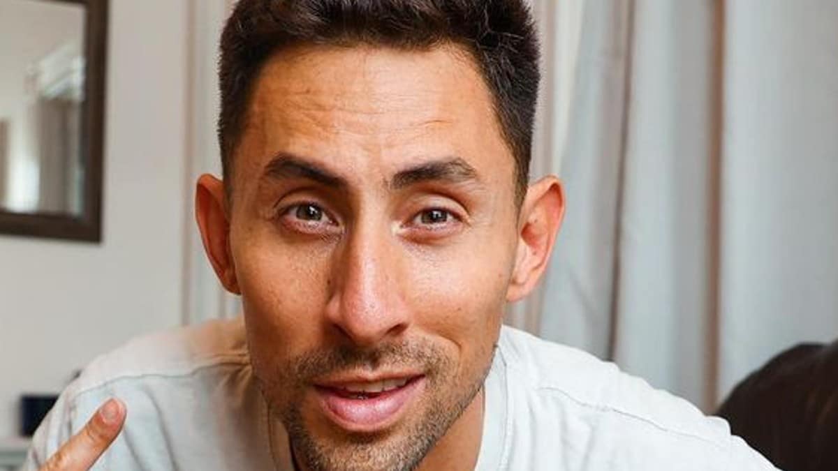 Married at First Sight's Steve Moy is back on his road trip after being in a car accident.