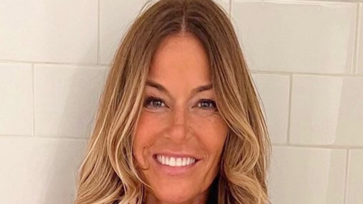 Kelly Bensimon, 54, reveals off unimaginable abs in sports activities bra and tiny shorts throughout NYC run