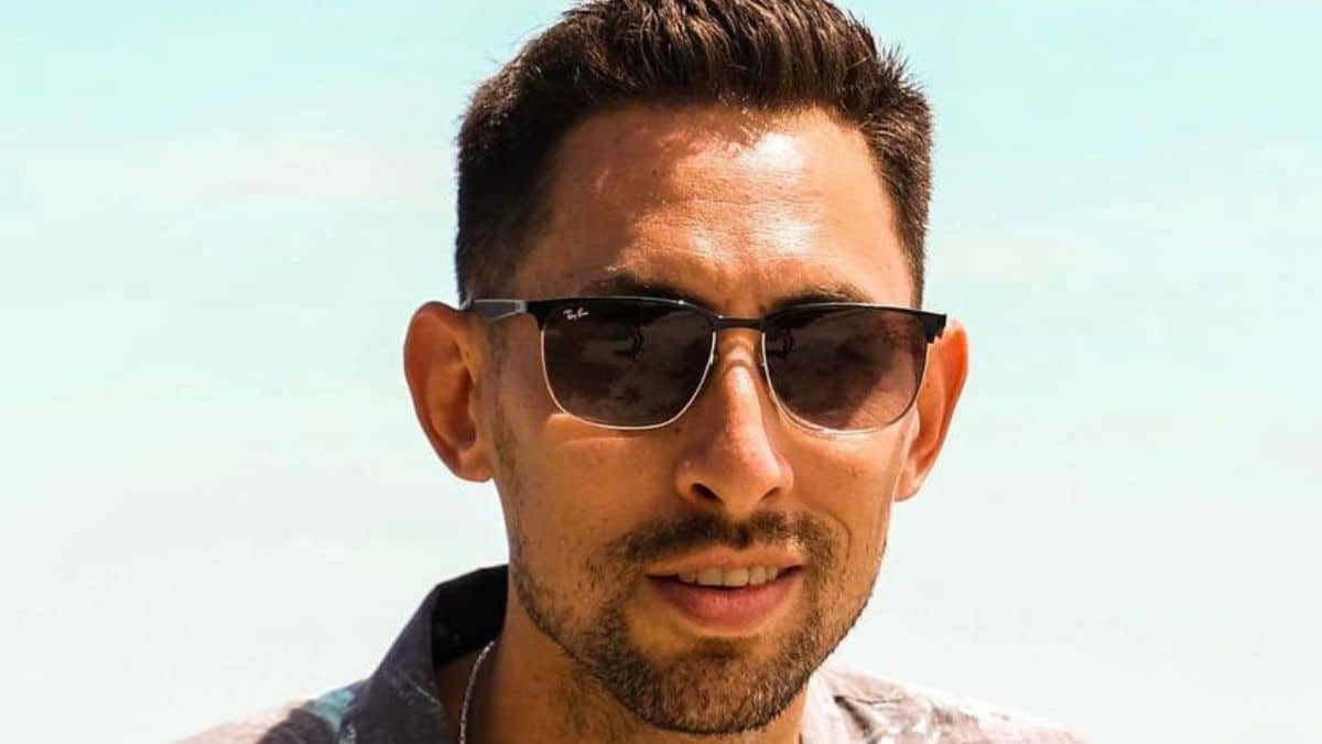 MAFS star Steve Moy showed cuts on his nose after getting into a car accident while on vacation.