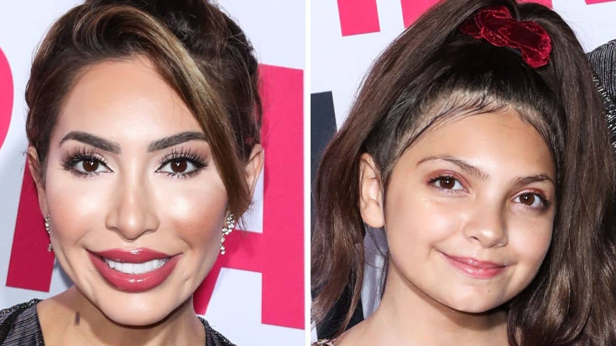 Farrah and Sophia Abraham pose on the red carpet at the 2nd Annual American Influencer Awards