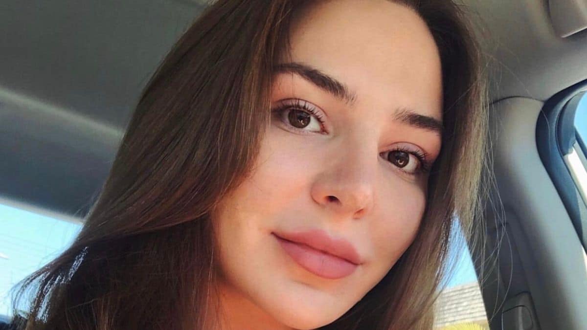 90 Day Fiance star Anfisa Nava shares tips on how to pursue higher education debt free.