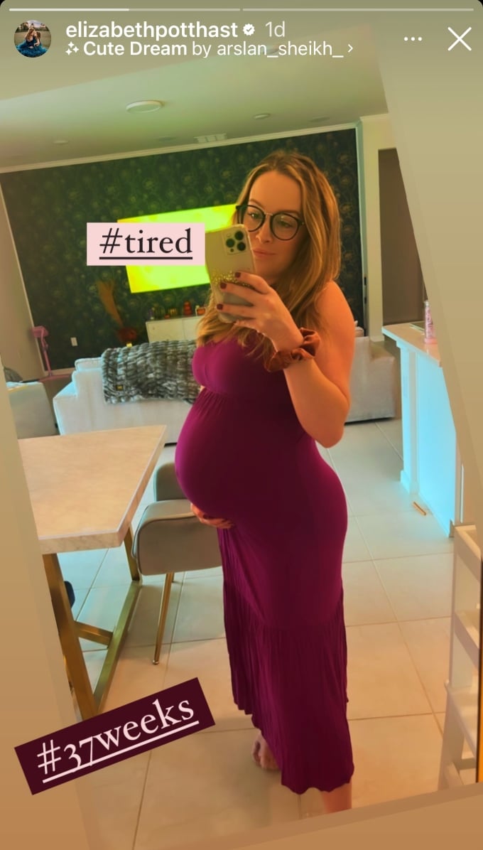 90 Day Fiance star Elizabeth Potthast shows off growing baby bump.