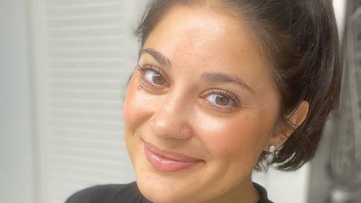 90 Day Fiance star Loren Brovarnik looked happy after getting dressed up in a black dress and sneakers.