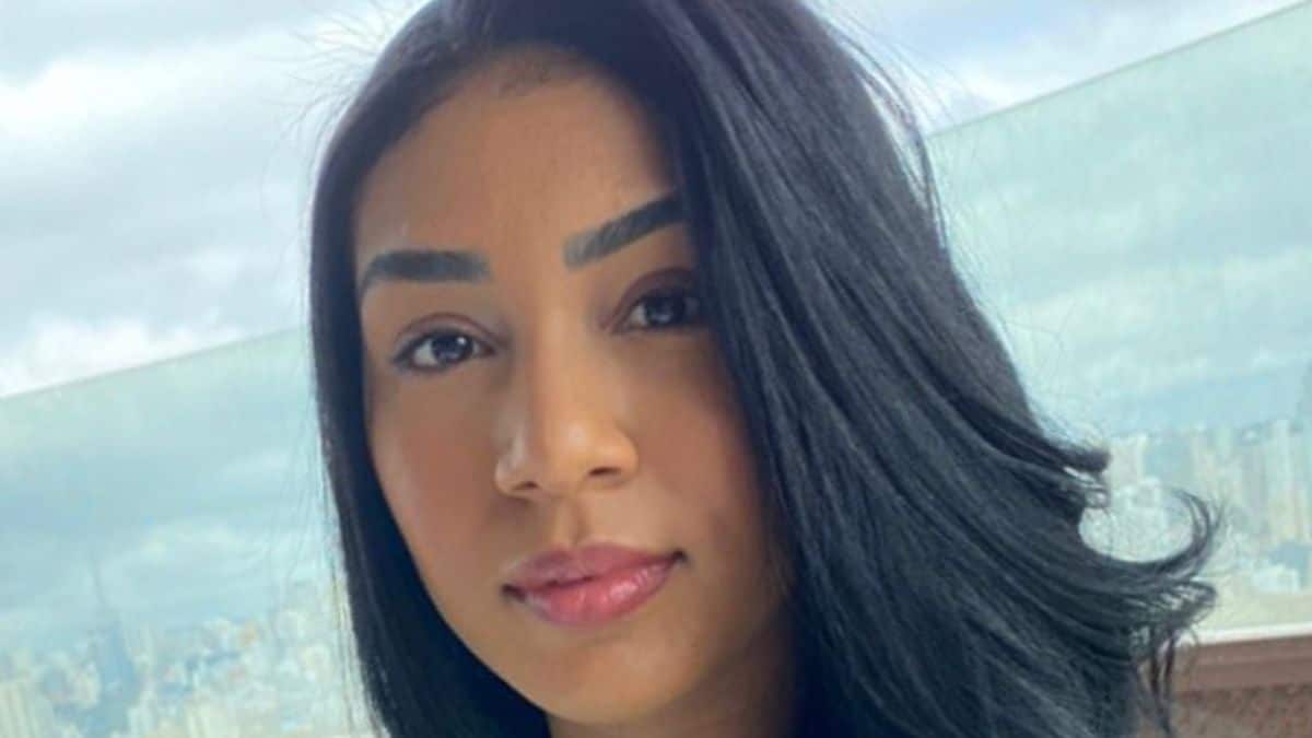 90 Day Fiance star Thais Ramone claps back at jealous critic.