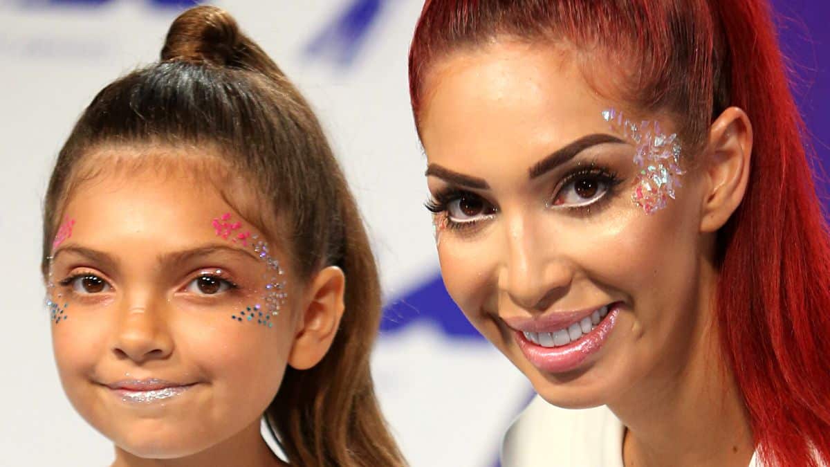 Farrah and Sophia Abraham pose on the red carpet