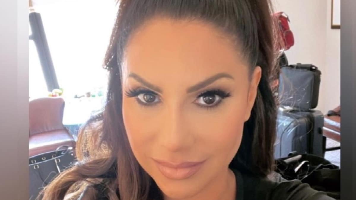 RHONJ star Jennifer Aydin shades Melissa Gorga by posting lyrics to this song.