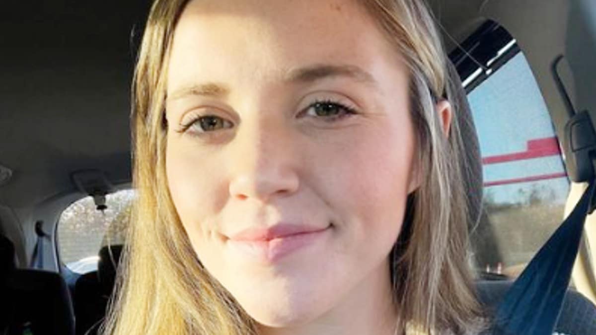 Joy-Anna Duggar sitting in her car.