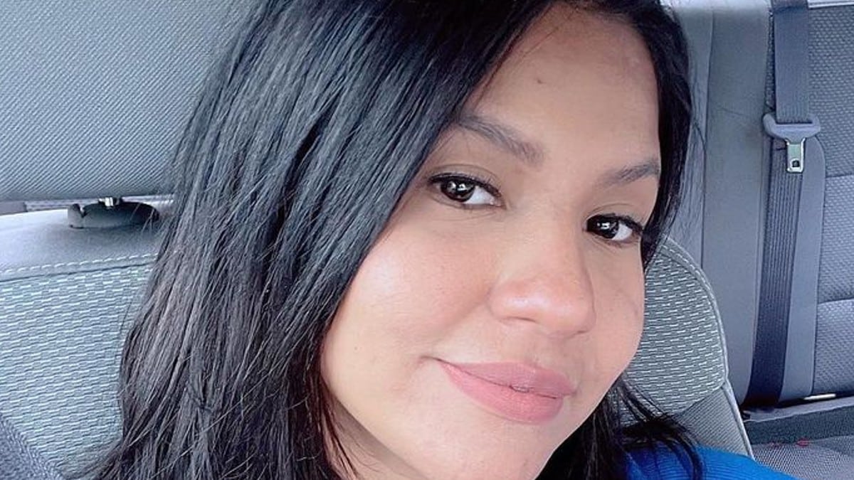 Karine Martins rocks shimmering outfit for her social media followers.