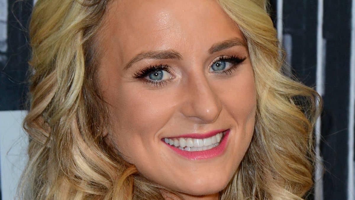 Leah Messer poses on the red carpet