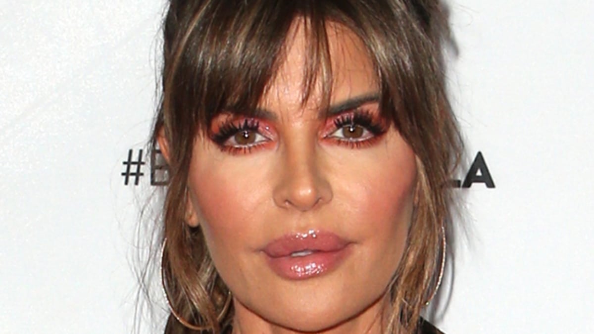 RHOBH star Lisa Rinna's rep says Lisa is too busy to create fake social media accounts.