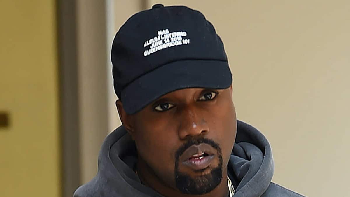 kanye west makes appearance in new york city
