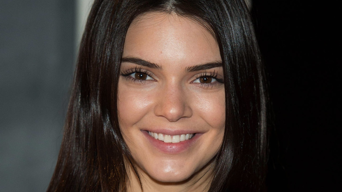 Kendall Jenner stuns in a skimpy bikini for brownies - TAnvir Ahmed Anontow