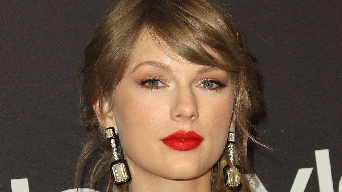 Taylor Swift's face
