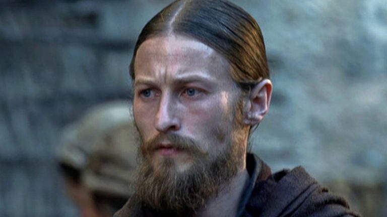 Elliott Tittensor stars as Ser Erryk Cargyll in Episode 9 of HBO's House of the Dragon