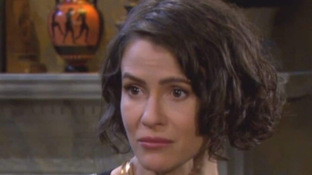 Linsey Godfrey as Sarah Horton on Days of our Lives.