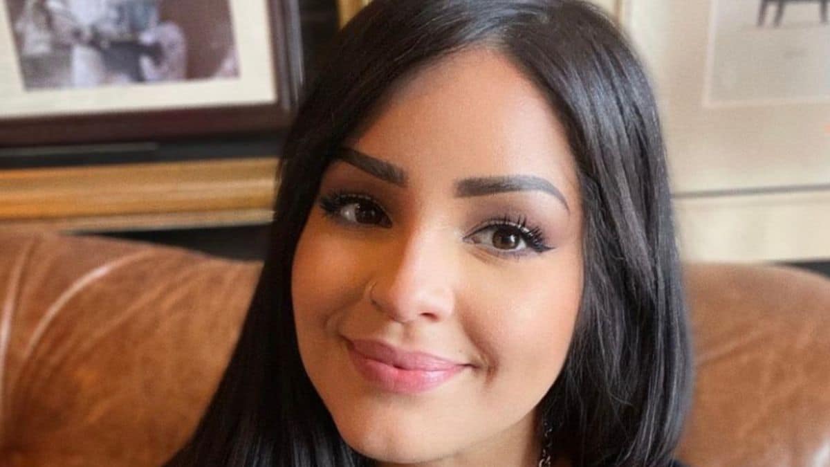 90 Day Fiance star Tiffany Franco shows off slender figure in an all-black outfit.