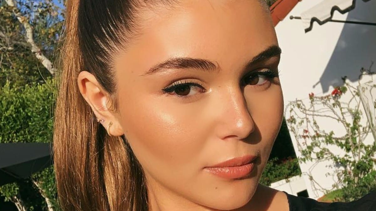 Olivia Jade is stunning in her casual wear.
