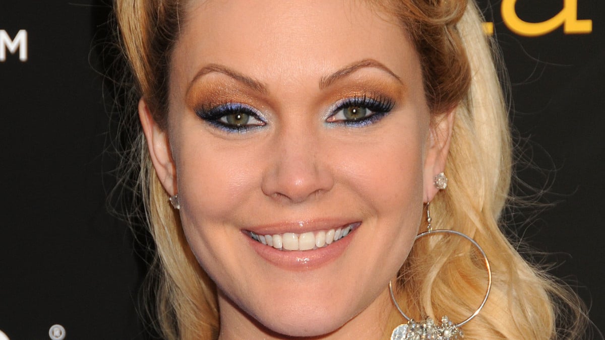 Shanna Moakler stuns in crop prime and leggings