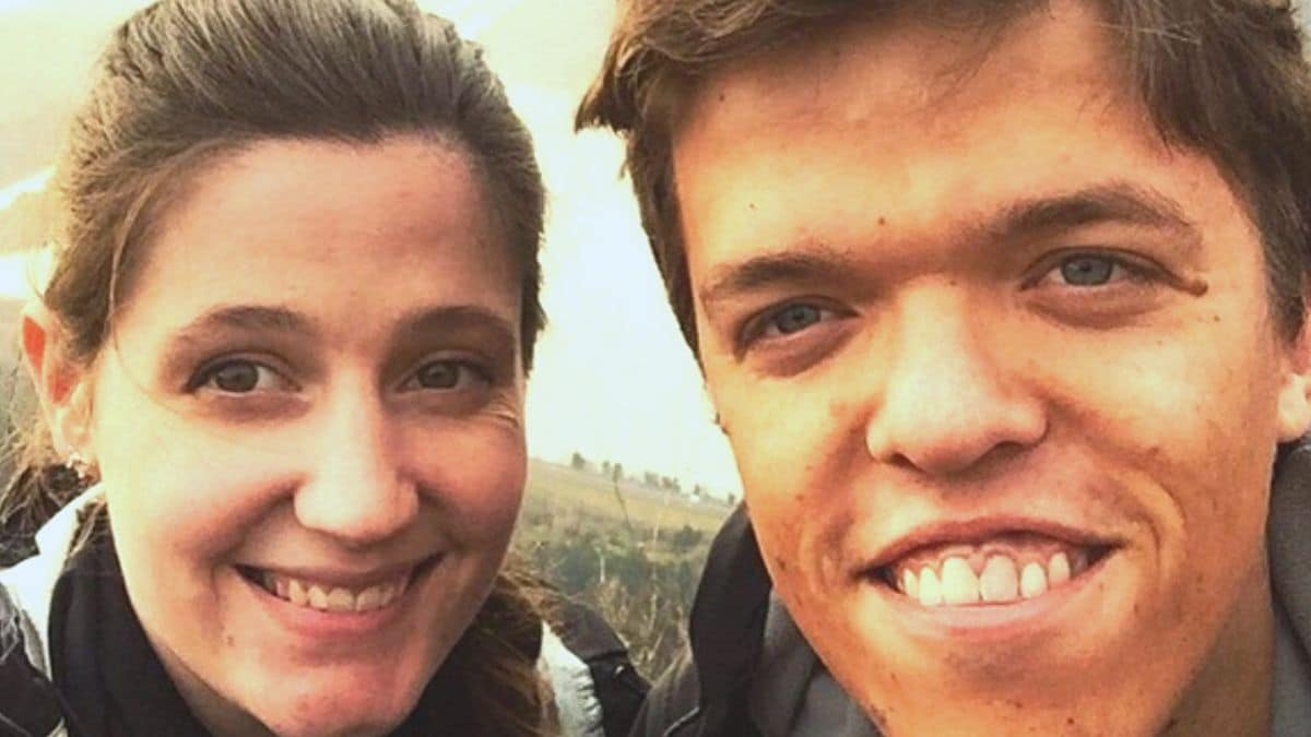 Tori and Zach Roloff pose for an IG selfie