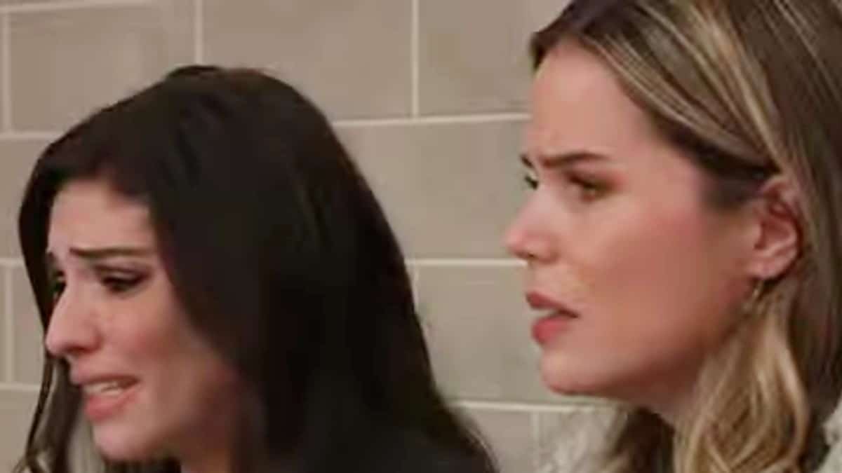 Amanda Setton and Sofia Mattsson as Brook Lynn and Sasha.