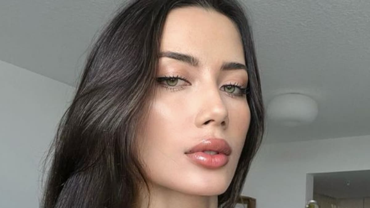Georgina Mazzeo exhibits off killer abs forward of ‘lunch time’