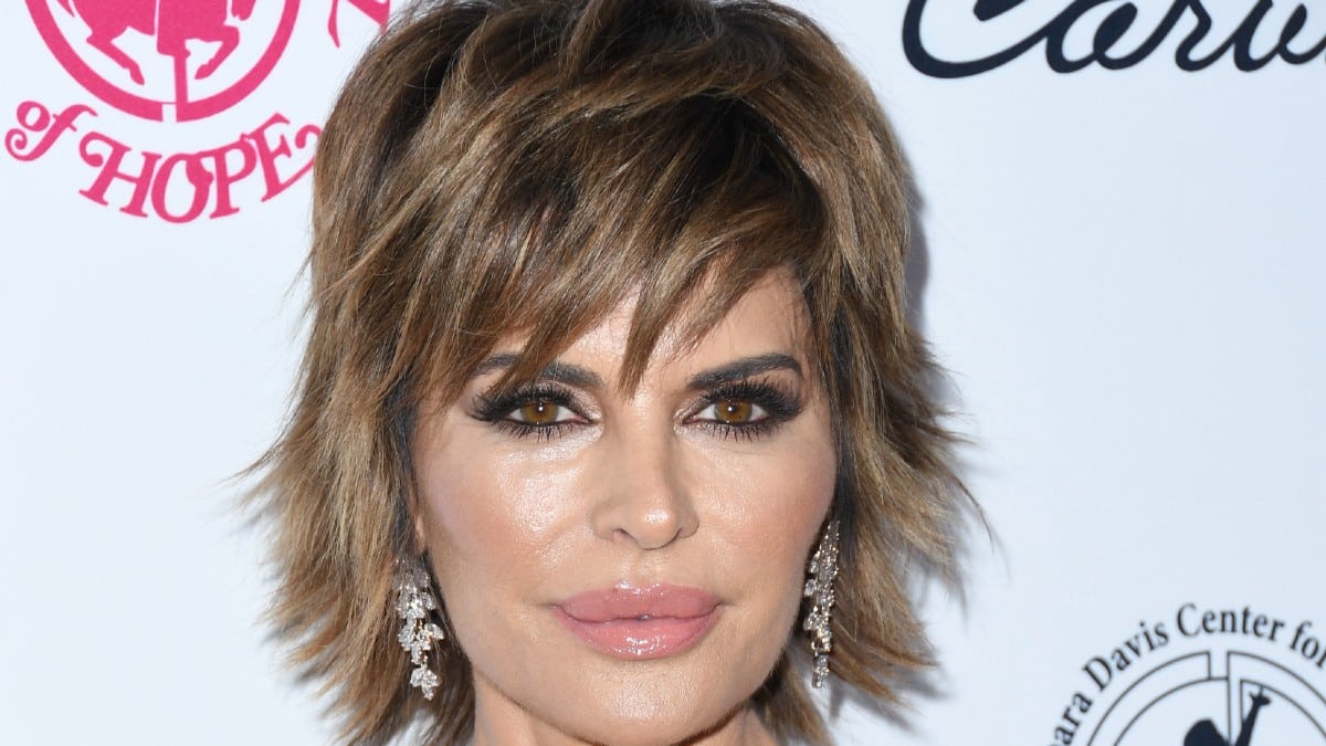 Lisa Rinna at a red carpet event.