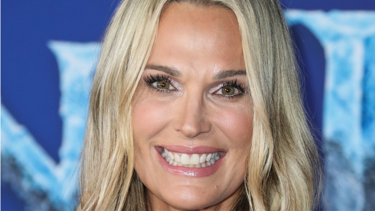 Molly Sims red carpet photo