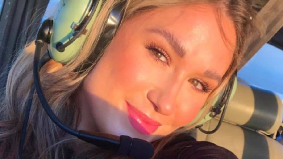Rachel Recchia selfie in an airplane