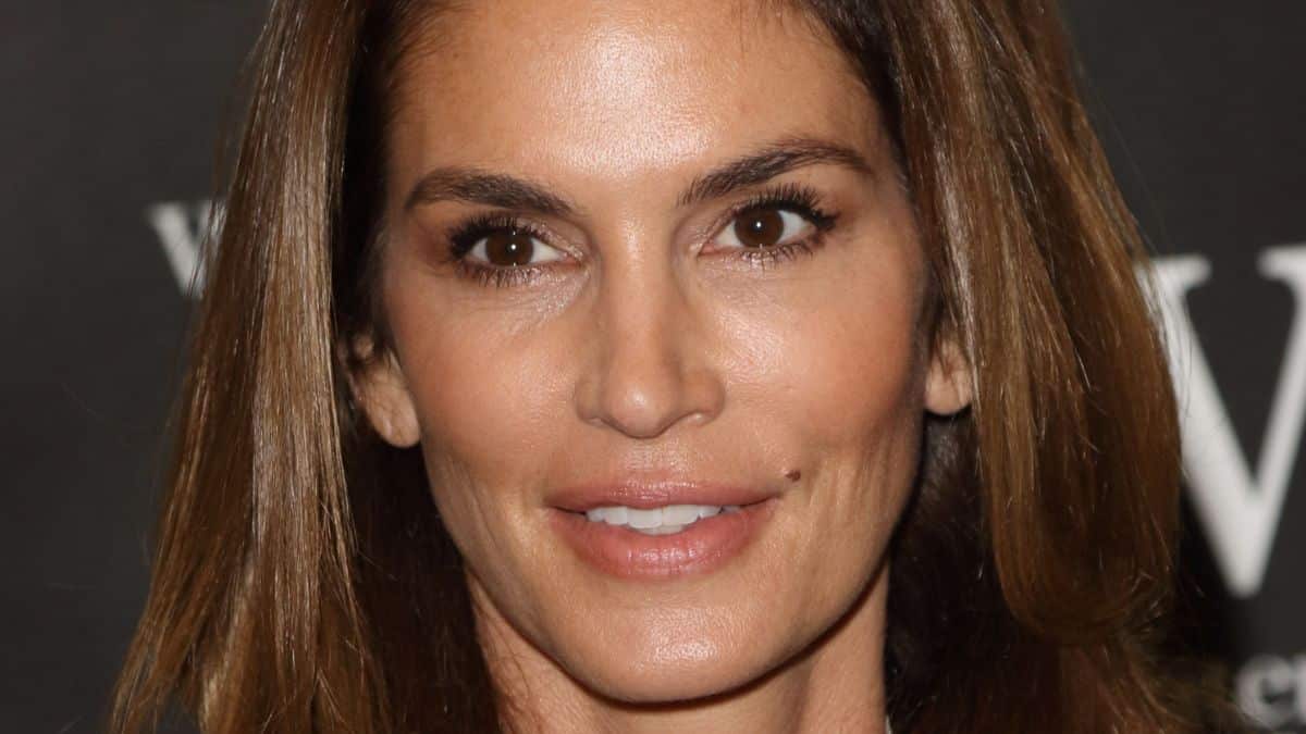 Cindy Crawford posts first photograph dump of the yr