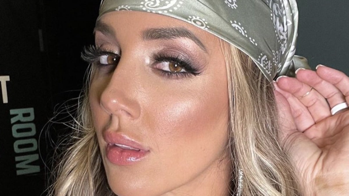 chelsea green shares backstage impact selfie on ig august 2022