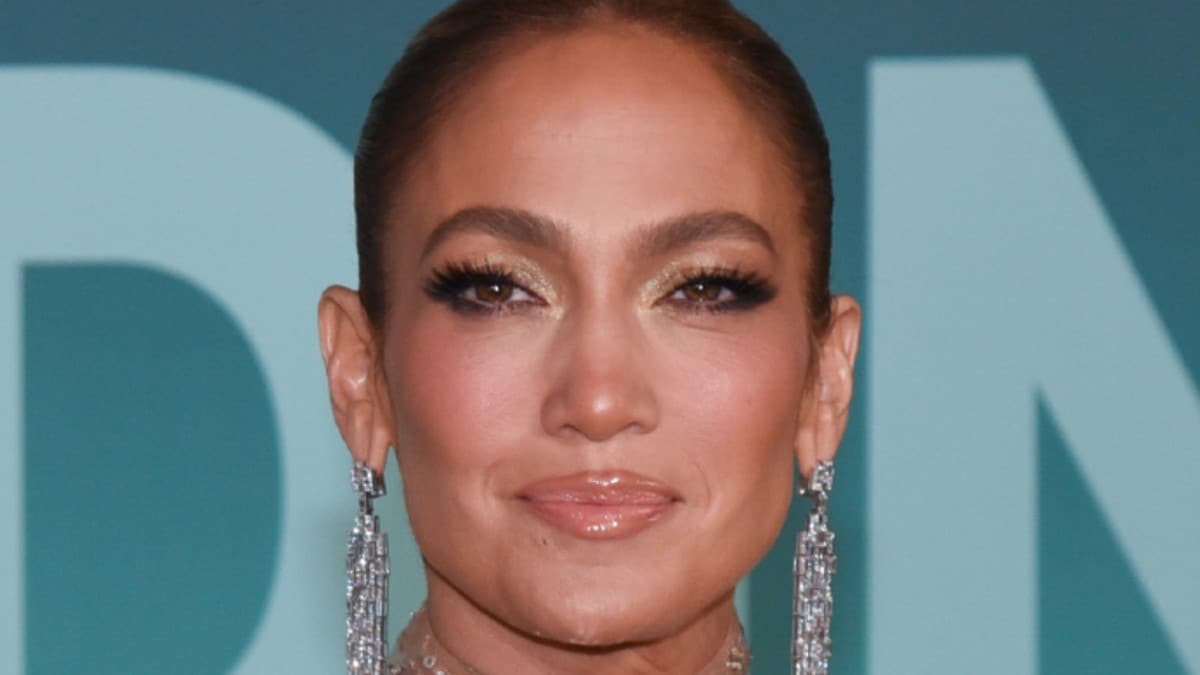 Jennifer Lopez shares ‘ideas and tips’ to get that J.Lo glow