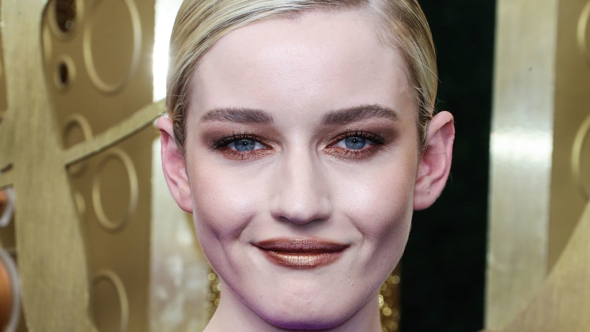 Julia Garner is in love along with her Gucci Golden Globes robe that has followers gushing