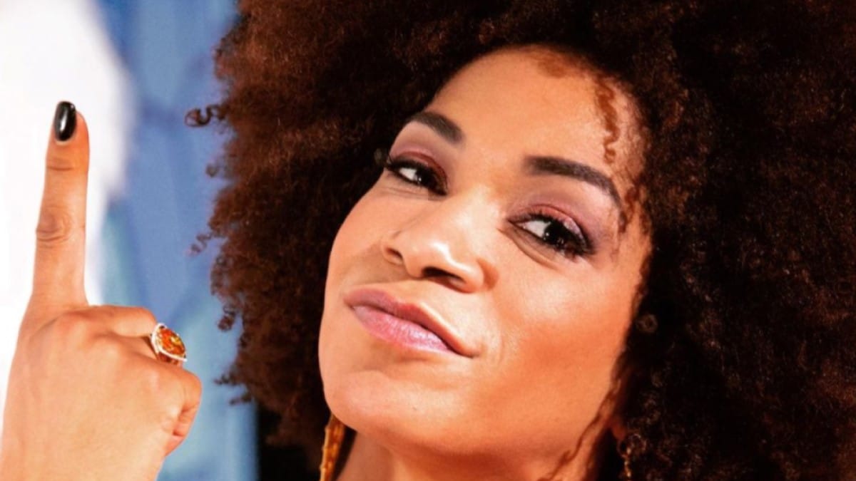 Arisa Cox pictured up close
