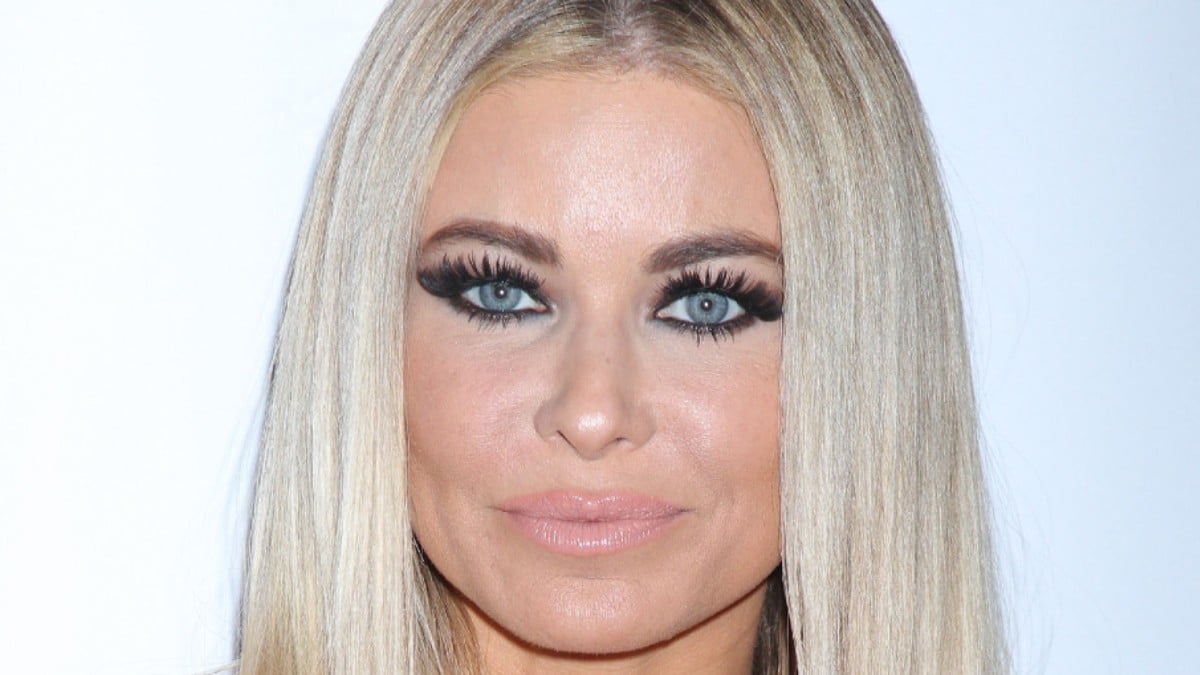 Carmen Electra on the red carpet.
