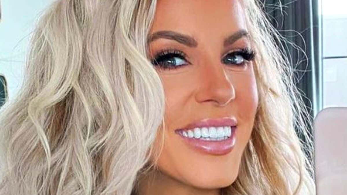 Heidi Somers exhibits off tan and gorgeous physique for 1Up Diet occasion