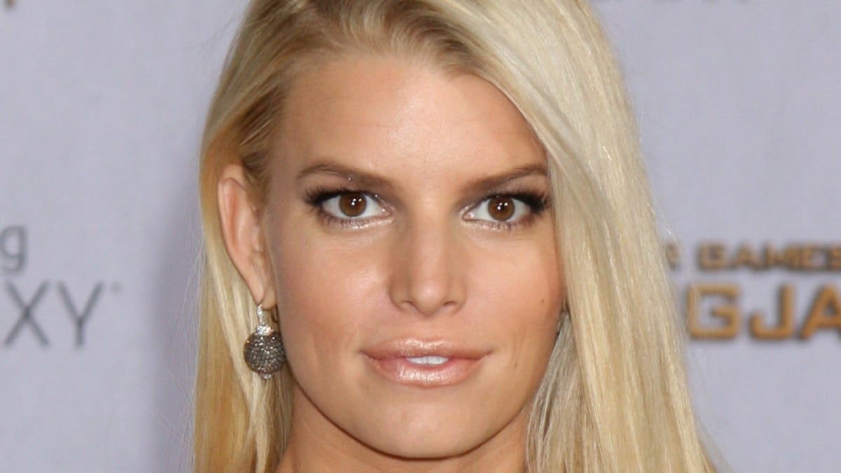 Jessica Simpson poses with daughter Birdie Mae for lovely snap