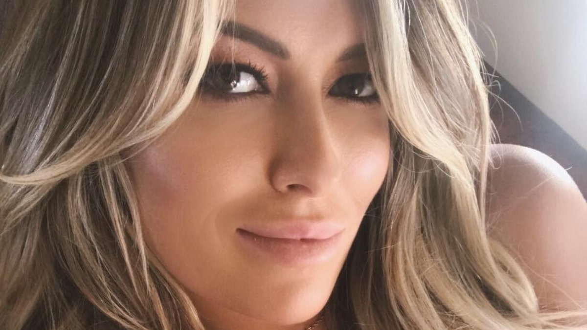 Paulina Gretzky reveals newest images from her Italian getaway