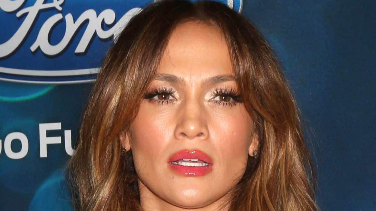 Jennifer Lopez goes informal for Coach